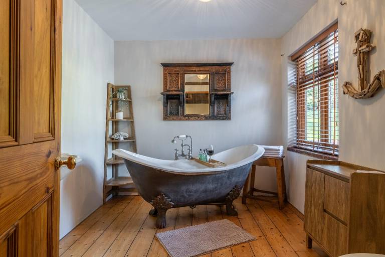 Wonderful house with private pool, yard & grill | Suitable for remote work | Pet-friendly — photo 3