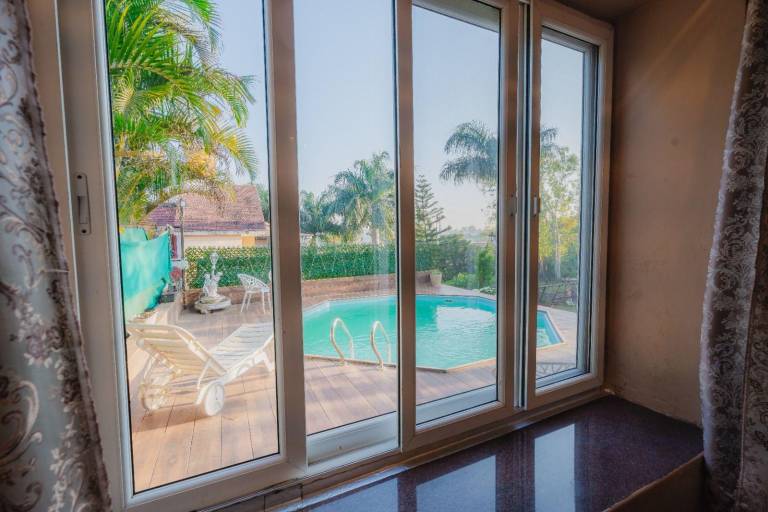 Villa with pool, yard & barbecue — photo 5