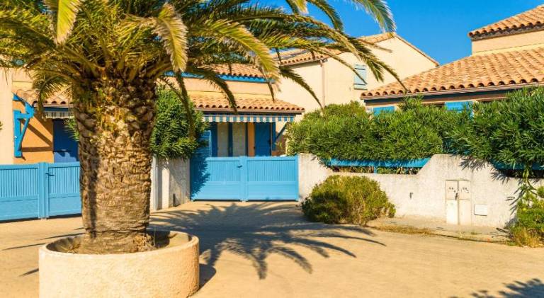 Pleasant serviced apartment with pool, yard & patio | Close to the beach | Pets are welcome — photo 4