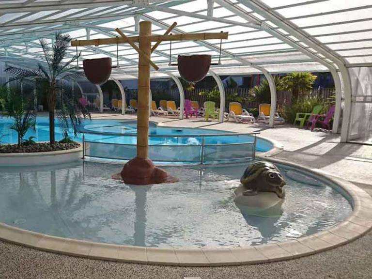 Mobile home with heated pool & terrace — photo 3