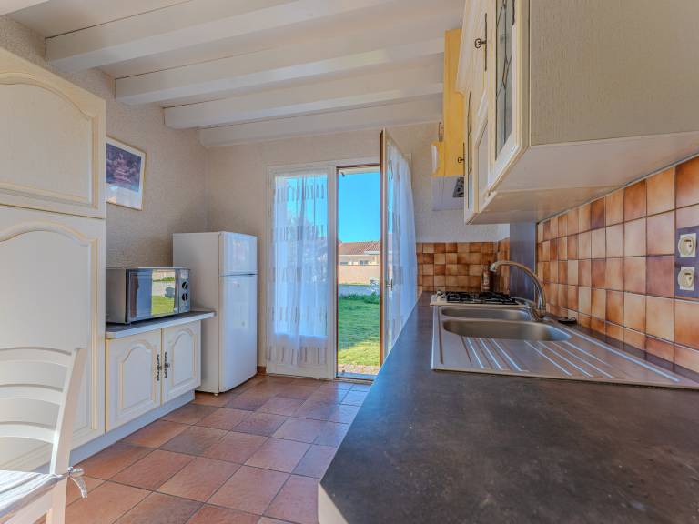 Vacation home with garden & grill — photo 3