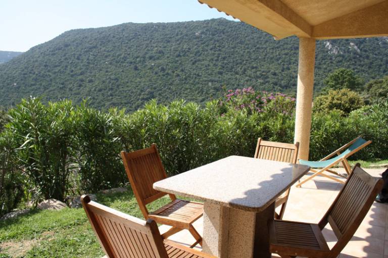 Gite with pool, barbeque & patio | Sea view — photo 3
