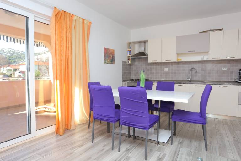 Fully equipped pleasant apartment with terrace, yard & barbecue | Sea view | Close to the beach | Pets allowed — photo 4