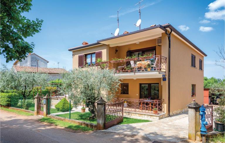 Apartma Petrovija