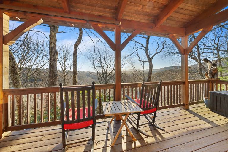 Child-friendly vacation home with BBQ | Mountain view | Perfect for remote work | Pet-friendly — photo 2