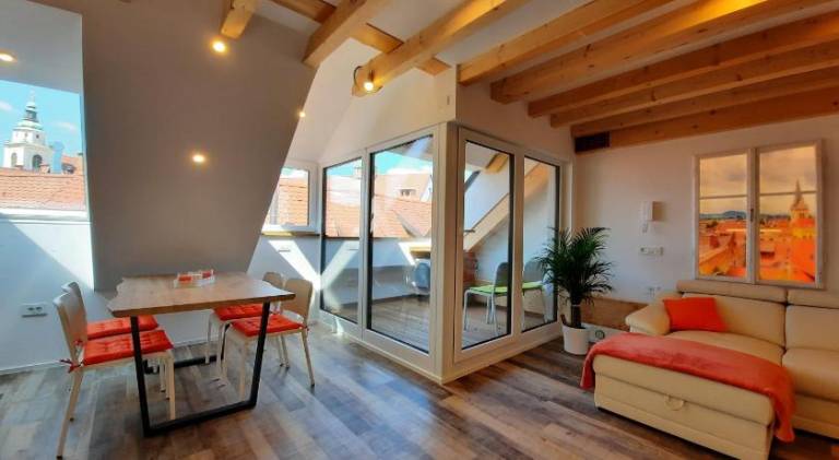 Apartma  Podsmreka