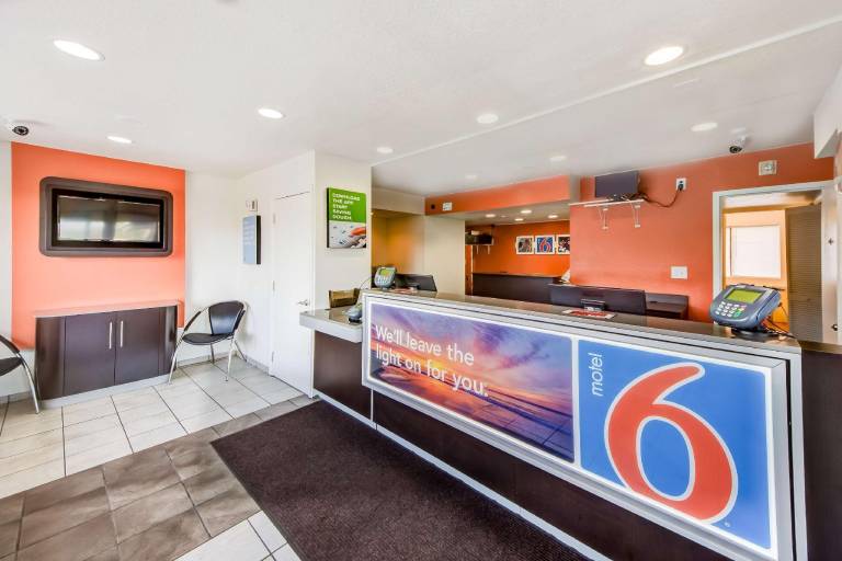 Motel 6 Lakeland, FL — photo 3