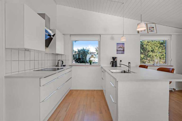 Vacation home with patio, barbecue & sauna | Sea view — photo 4