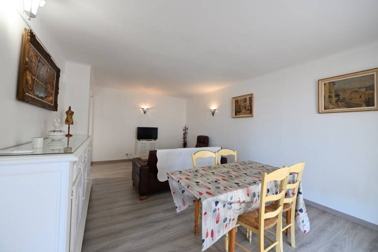 Fully equipped apartment with BBQ & yard | Sea view | Next to the beach | Pets are welcome — photo 3