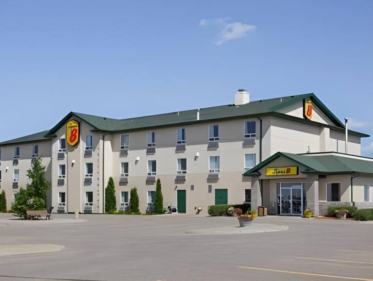 Super 8 By Wyndham Prince Albert in Prince Albert, SK