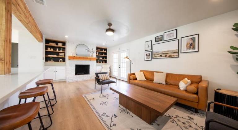 Big vacation home | Pets allowed in Richardson, TX