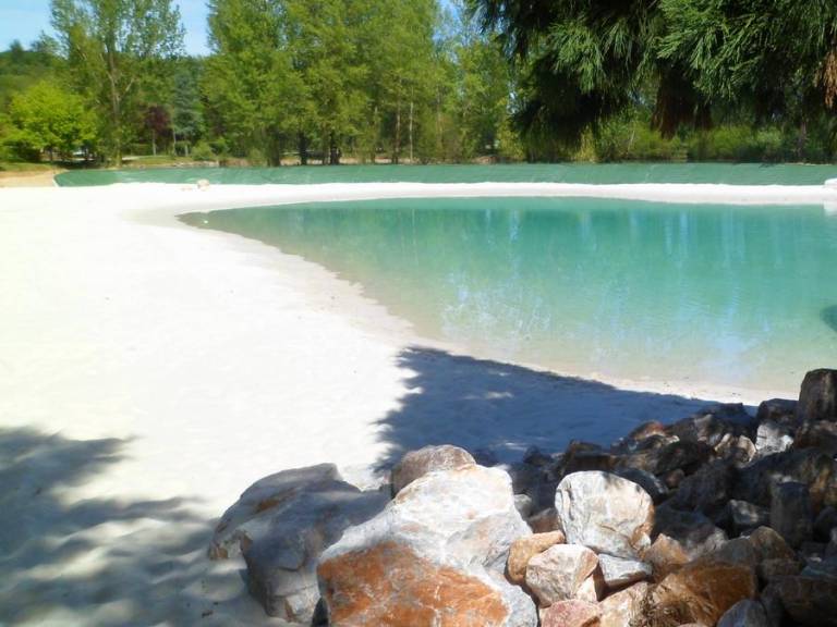 Family-oriented mobile home with pool | Pet-friendly — photo 3
