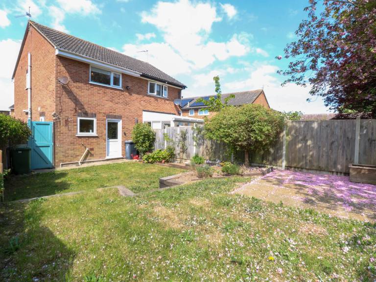 Family-oriented wonderful cottage with garden | Beach view | Pet-friendly in Great Yarmouth