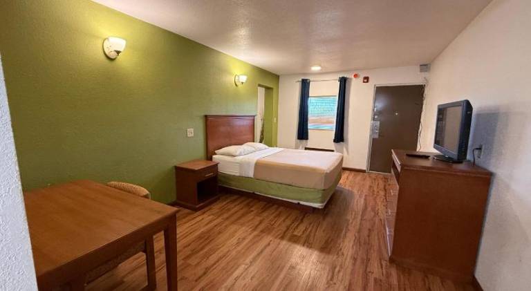 Relax Inn & Suites — photo 2