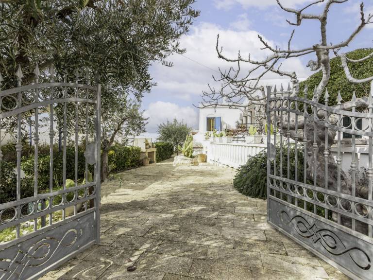 Vacation home with barbecue & terrace — photo 3