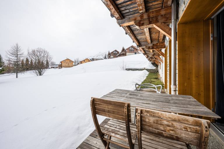 Family-oriented nice chalet with terrace & yard | Mountain view | Ski nearby | Good for workation | Pet-friendly — photo 3