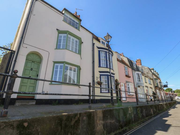 Cottage with garden | Beach view in Weymouth