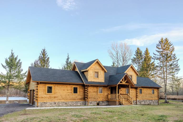 House Roaring Brook Township