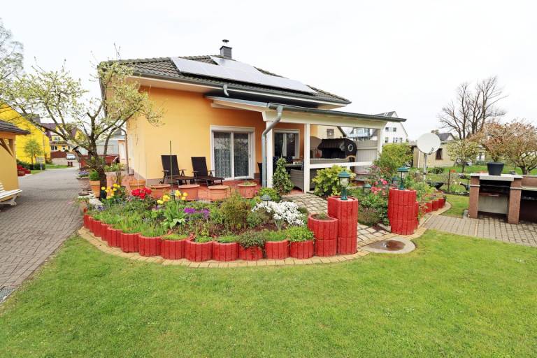 130 m² Ferienwohnung – 4 SZ, 2 Bäder, Kamin, WLAN – für bis zu 8 Personen in Kuehlungsborn
