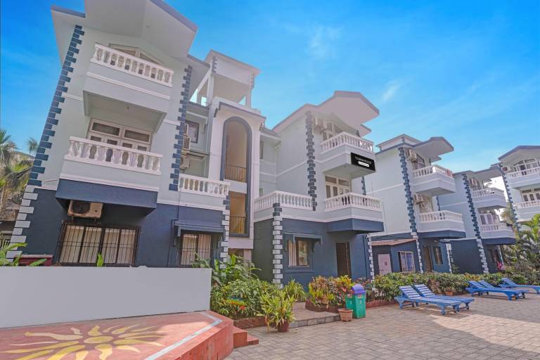 Super Townhouse Calangute Baga Circle