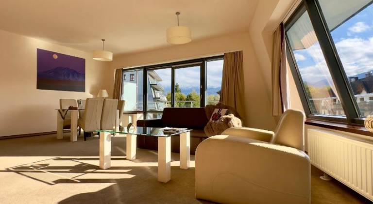 Wonderful serviced apartment with yard & terrace | Pets are welcome — photo 3