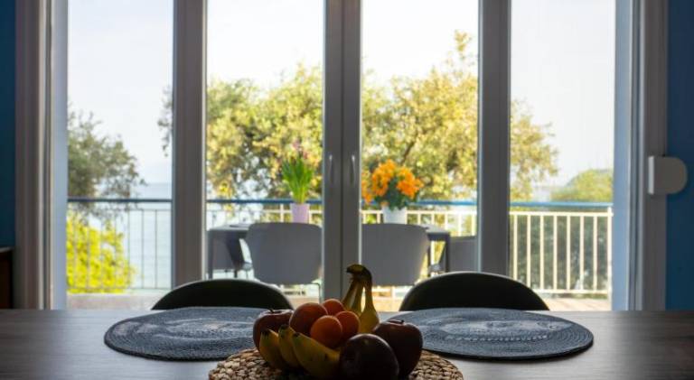 Rental apartment with yard, BBQ & terrace | Close to the beach | Pet-friendly — photo 2
