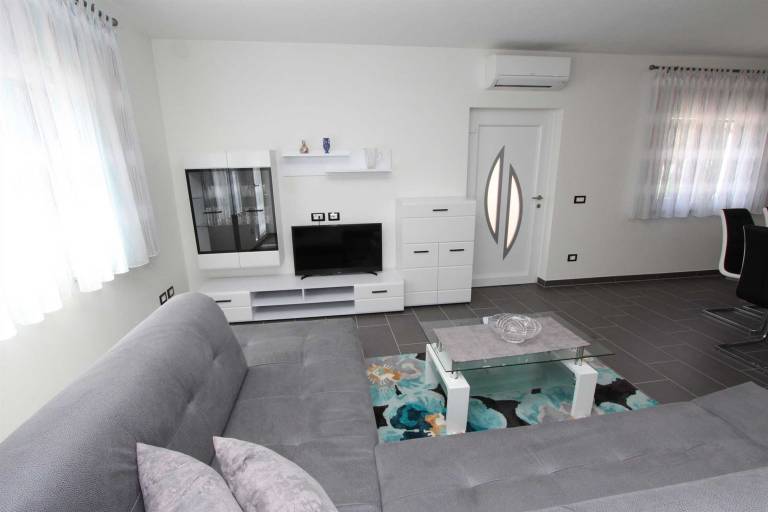 Child-friendly beautiful apartment with barbeque & patio | Pet-friendly — photo 3