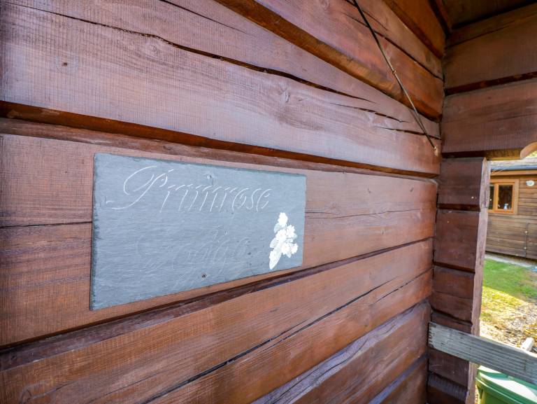 Cottage with yard & grill — photo 2