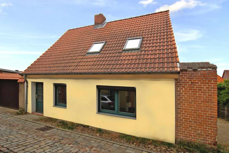House with yard, barbeque & terrace — photo 2