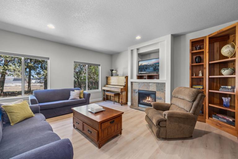 Vacation home with grill, fast internet & yard | Mountain view — photo 2