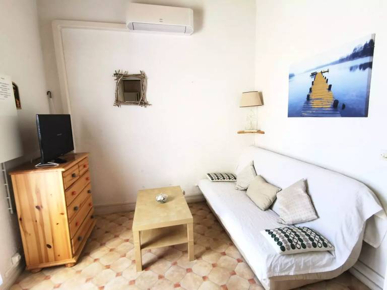 Apartment with 2 rooms for 5 persons — photo 2