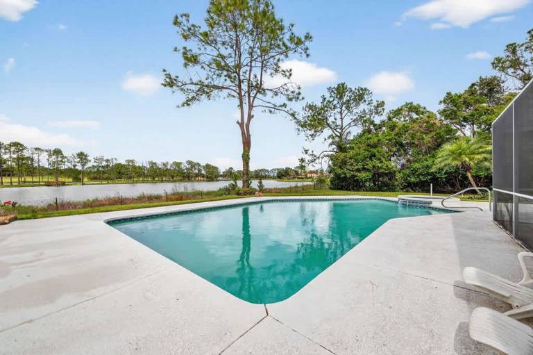 Child-friendly beautiful house with fast internet, yard & barbeque | Lake view | Dogs allowed — photo 5