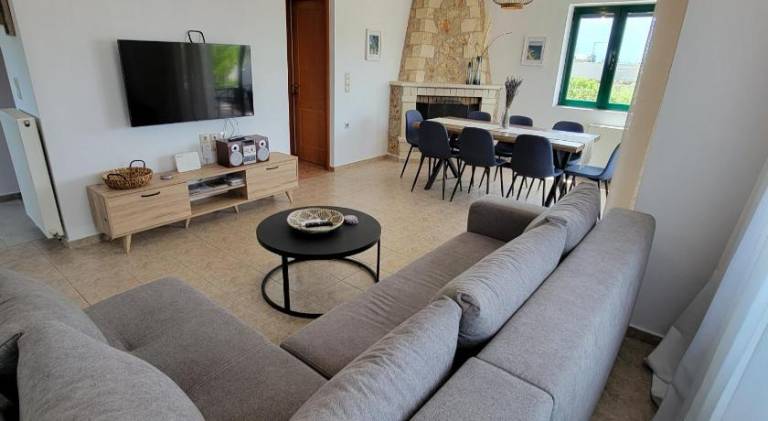 Fully equipped villa with patio, garden & barbeque | Suitable for remote work | Pet-friendly — photo 2