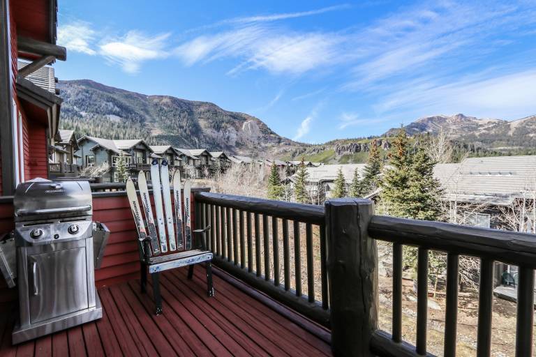 Condo with sauna, hot tub & BBQ — photo 3