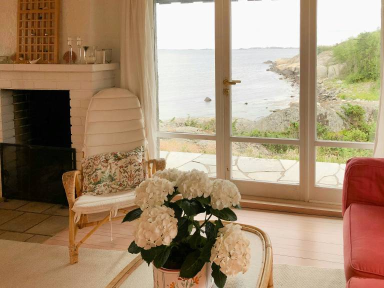 Family cabin by the sea with private pier — photo 4