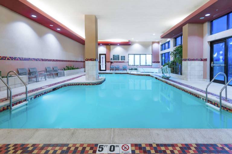 Embassy Suites by Hilton St. Louis St. Charles — photo 5