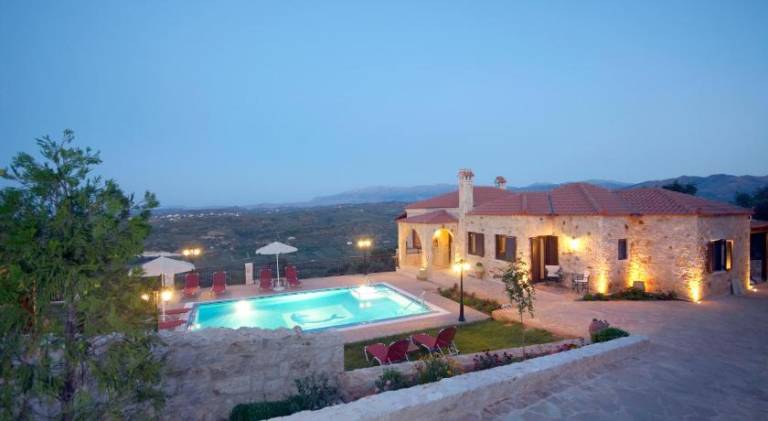 Big vacation home with BBQ, garden & hot tub | Suitable for remote work | Pets allowed — photo 4