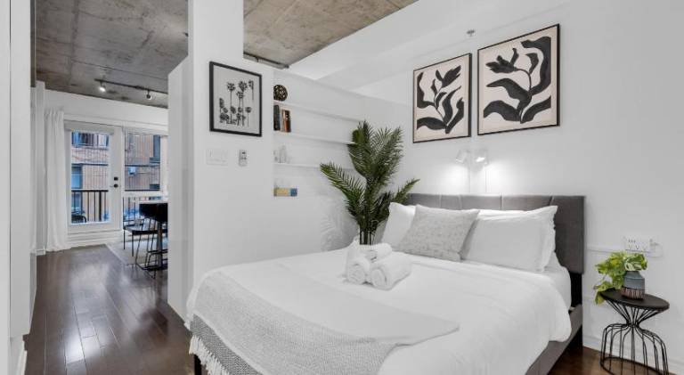 Apartment | Suitable for remote work in Montréal, QC