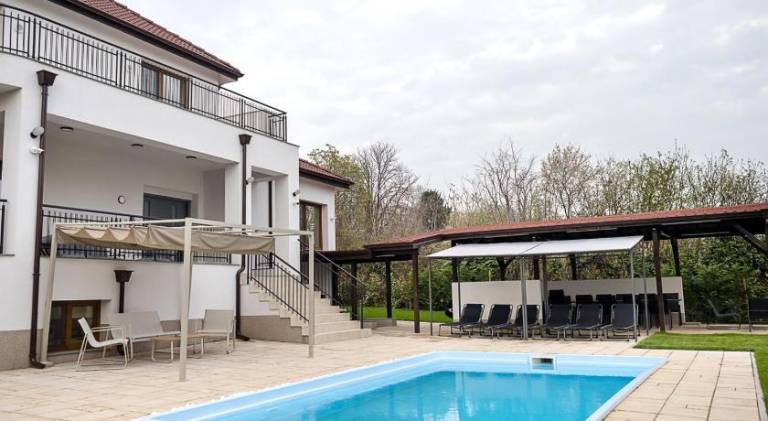 Villa with pool | Close to the beach | Pet-friendly in Varna