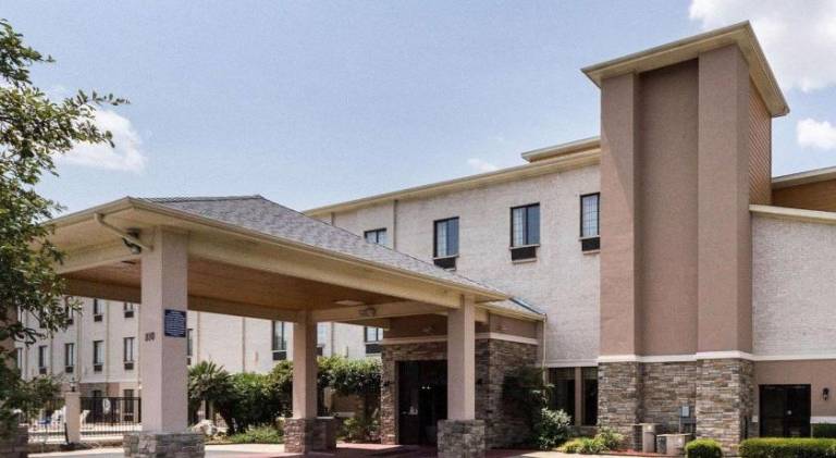 Comfort Inn & Suites Burnet — photo 4