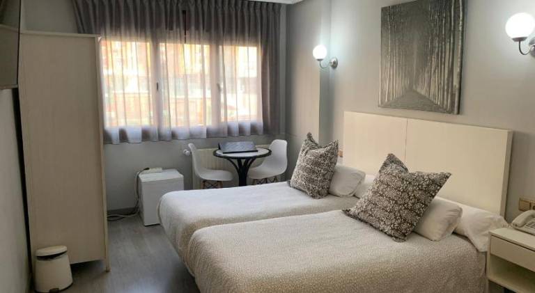 Hotel Carbayon — photo 2