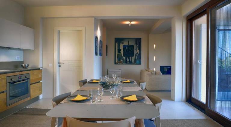 Ample villa with garden, private pool & patio | Perfect for remote work | Dogs allowed — photo 3