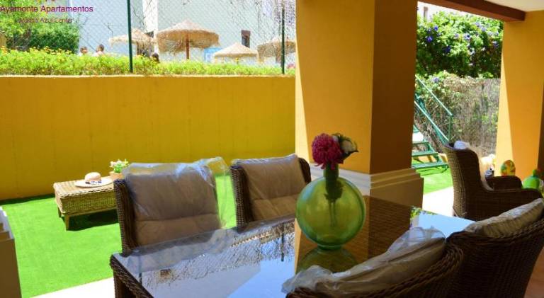 Apartment with pool — photo 4