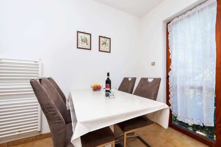 Two bedroom apartment with balcony and sea view Rovinj (A-24823-a) — photo 2