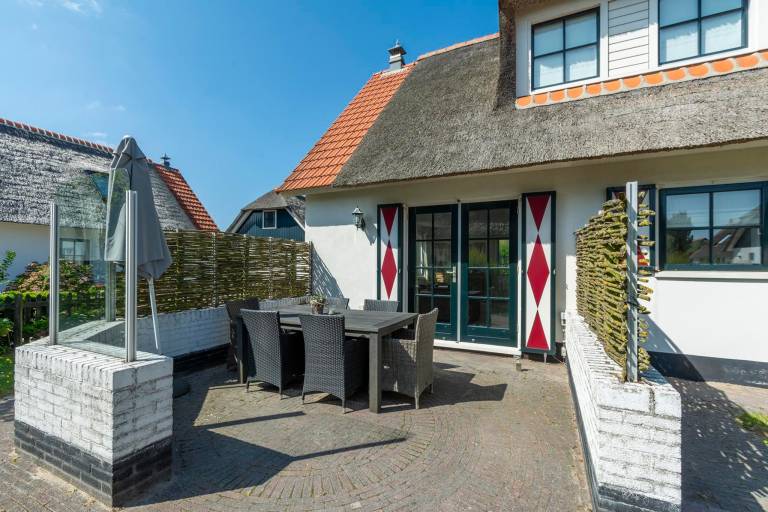Villa with garden & patio — photo 4
