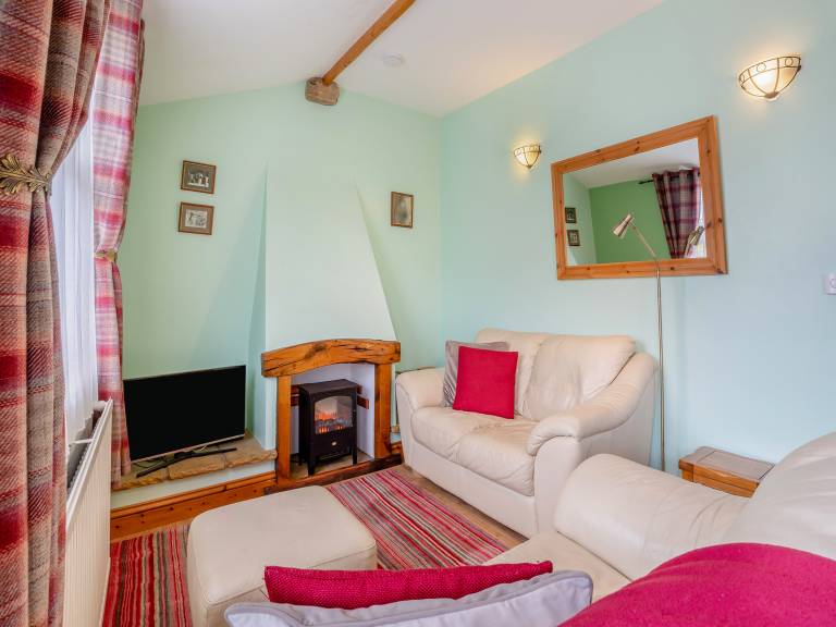 Cottage with garden | River view — photo 4