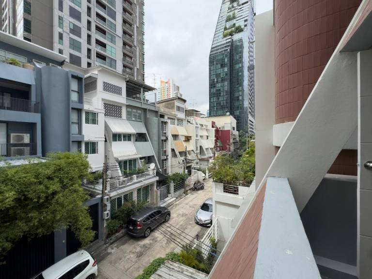 旅游silom区/sathon 12/独栋6房/地铁BTS 200米/100米曼谷最高楼/8床16人 — photo 5