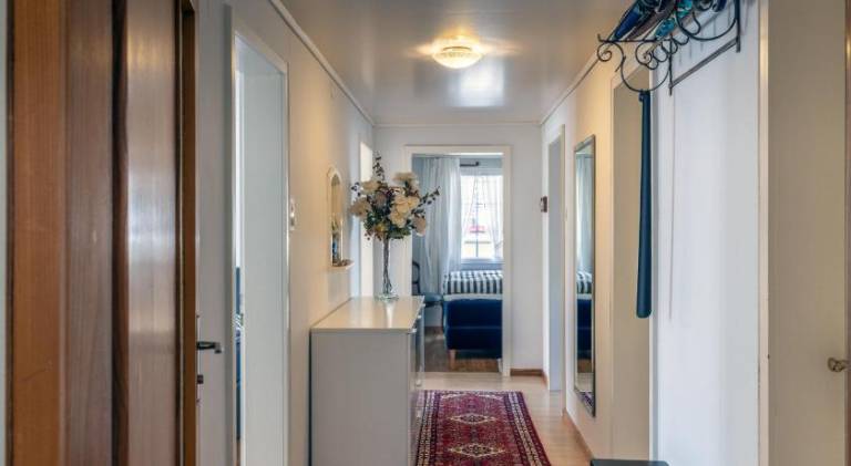 Holiday apartment with garden & patio — photo 4