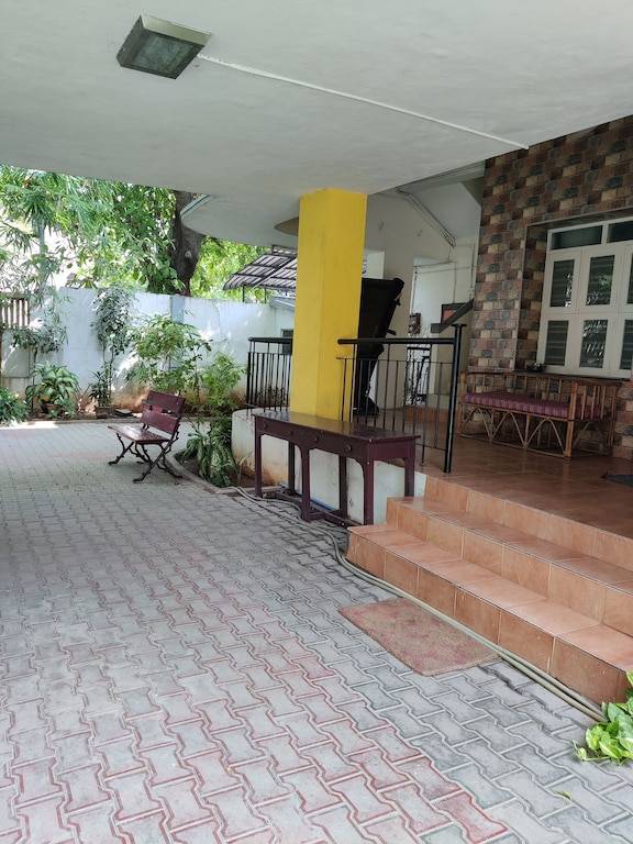 Hus  Chennai