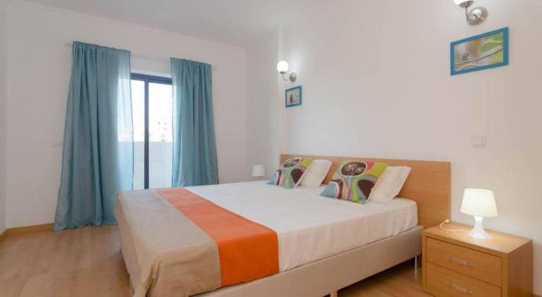 Holiday apartment with pool in Portimão